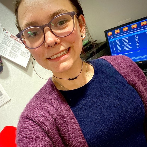 Meet your Posher, Willow - Picture 2 of 6